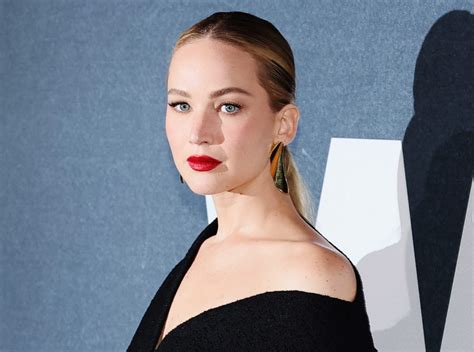 Sensuale e ironica, Jennifer Lawrence incanta come testimonial 